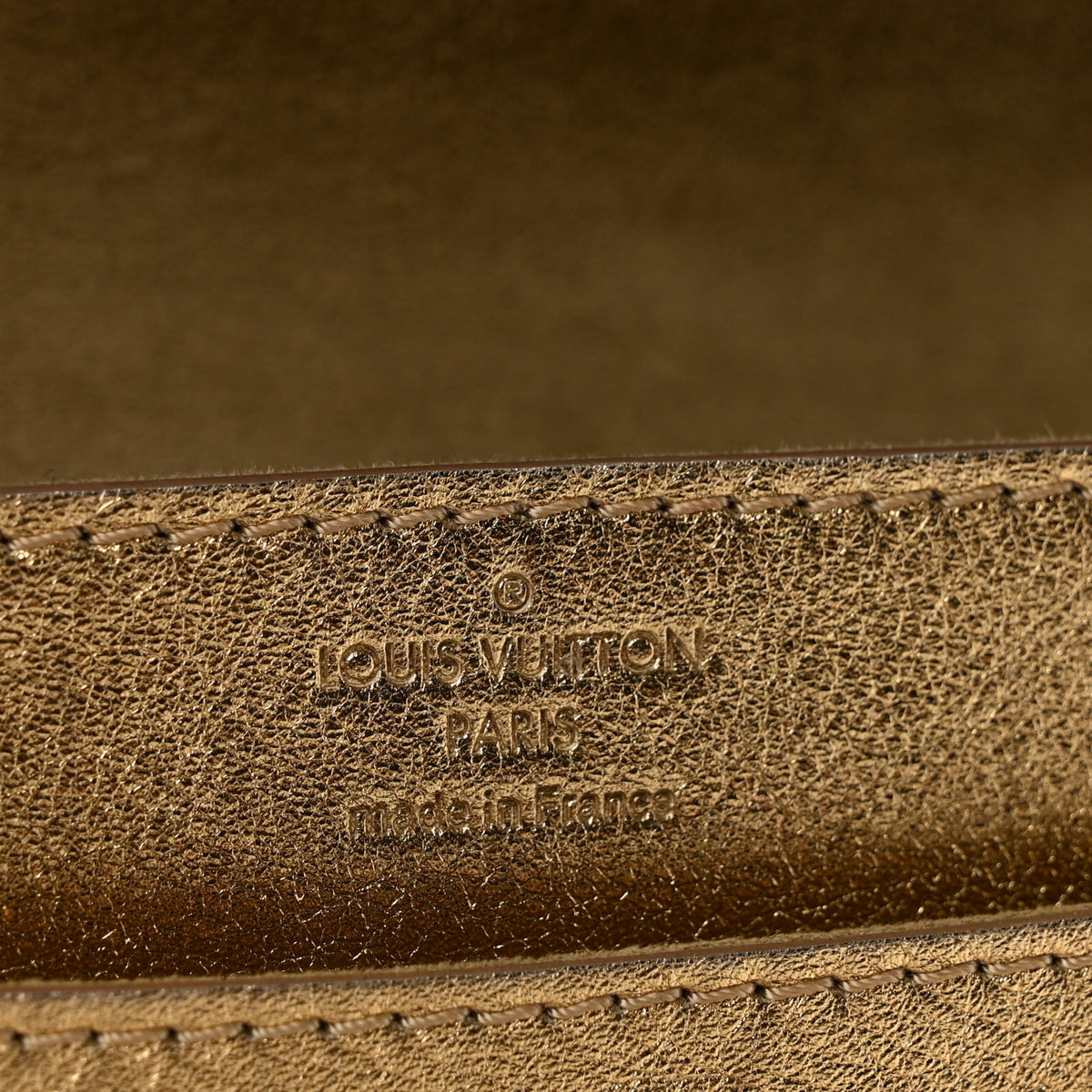 Calfskin Neo Sobe Louise EW Clutch Gold