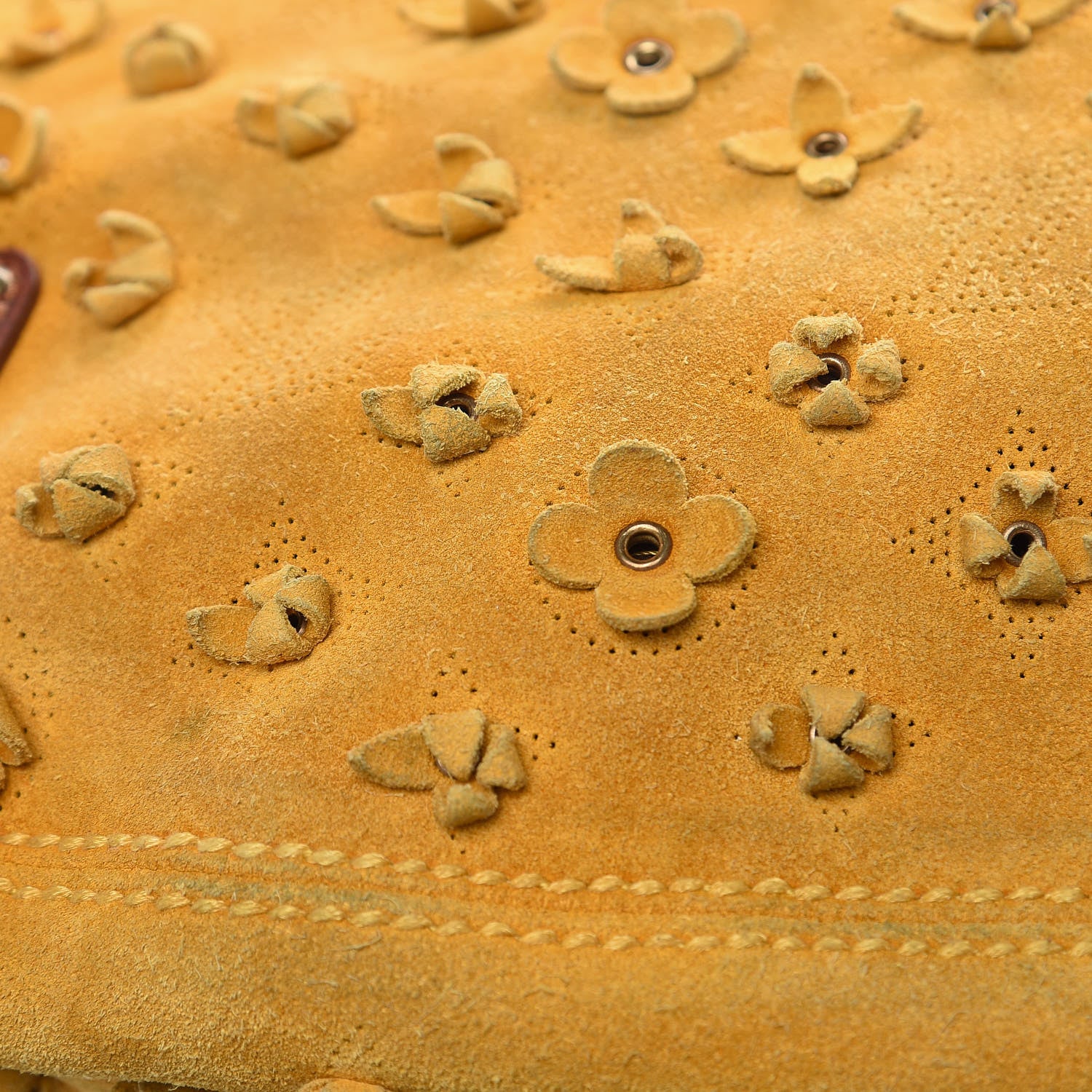 Louis Vuitton Suede Mahina Fleurs Onatah GM Maize 15 of 20