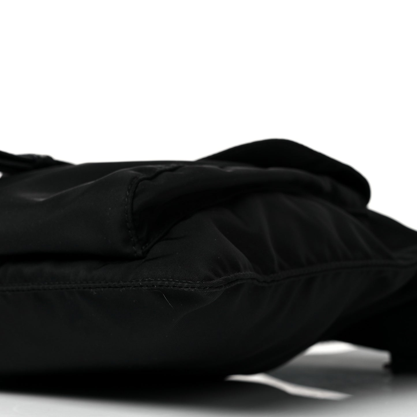 Nylon Vela Messenger Bag Black