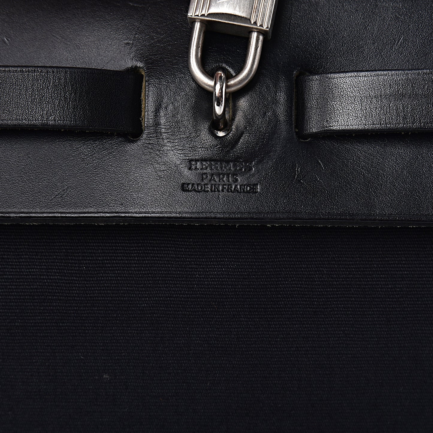 Toile Vache Calfskin Herbag 30 PM Black Natural