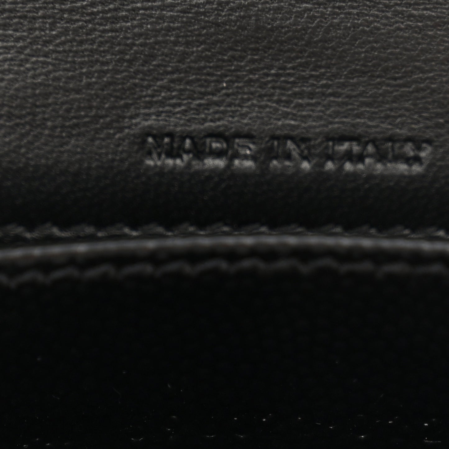 Grain De Poudre Matelasse Chevron Monogram Flap Card Case Black
