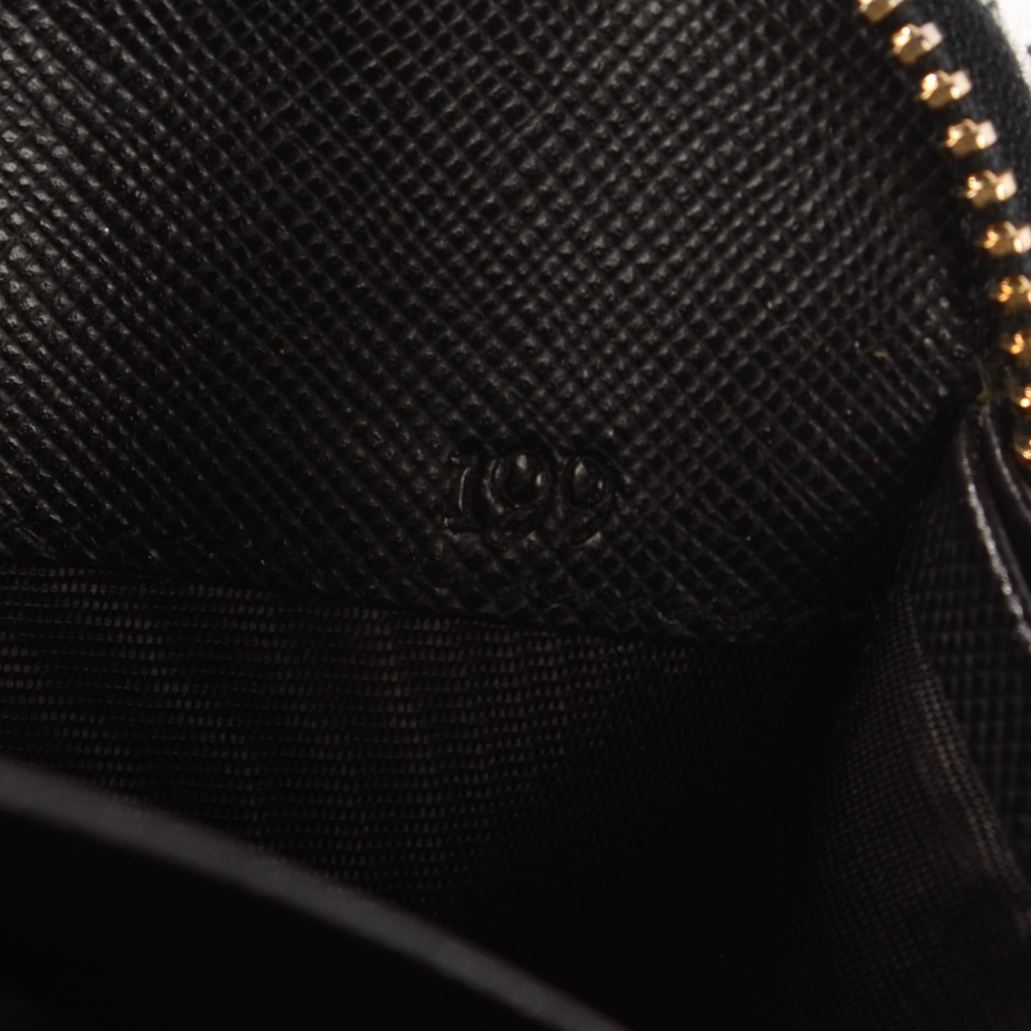 Saffiano Metal Zip Around Wallet Nero Black