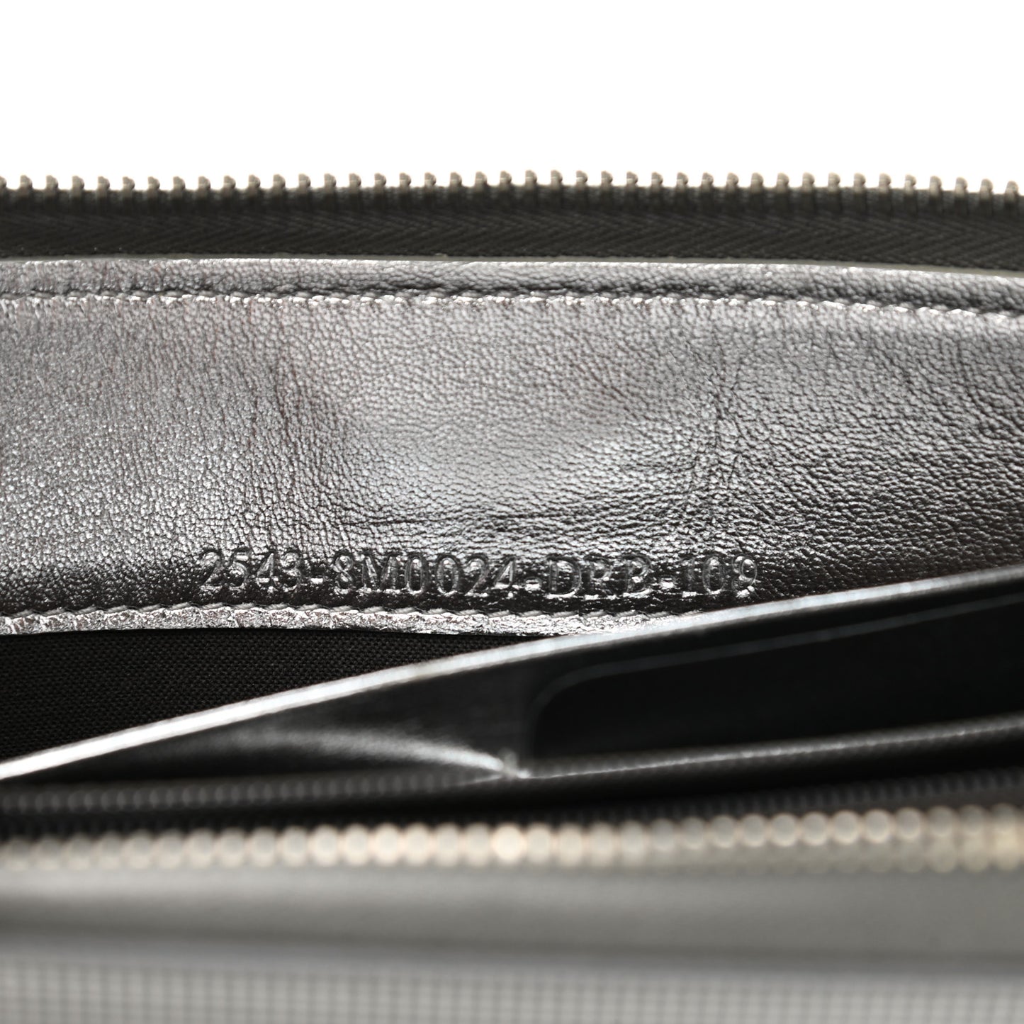 Vitello Lampo Zip Around Wallet Argento