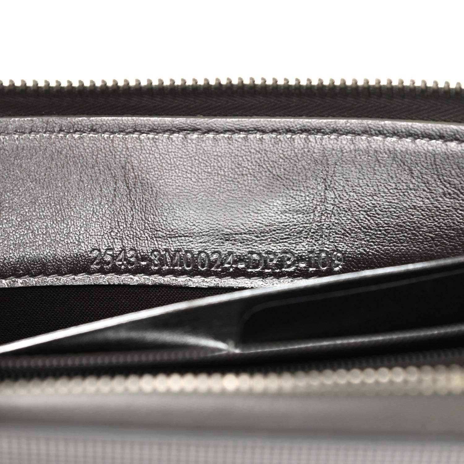 Fendi Vitello Lampo Zip Around Wallet Argento 7 of 8