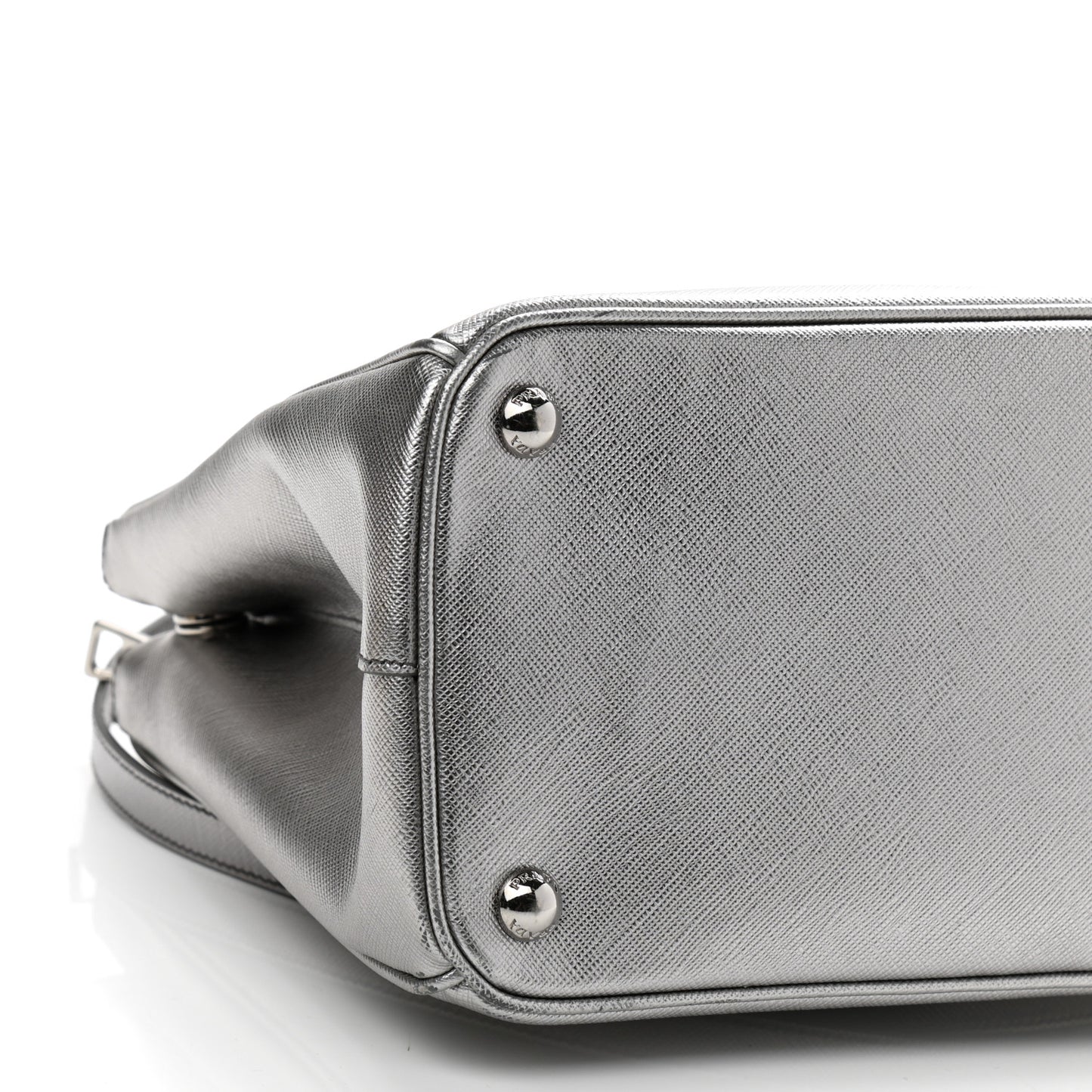 Metallic Saffiano Small Galleria Double Zip Tote Cromo