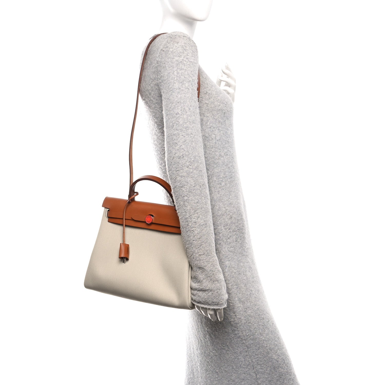 Hermes Toile Militaire Vache Hunter Laque Herbag Zip Retourne 31 PM Beton Fauve 2 of 12