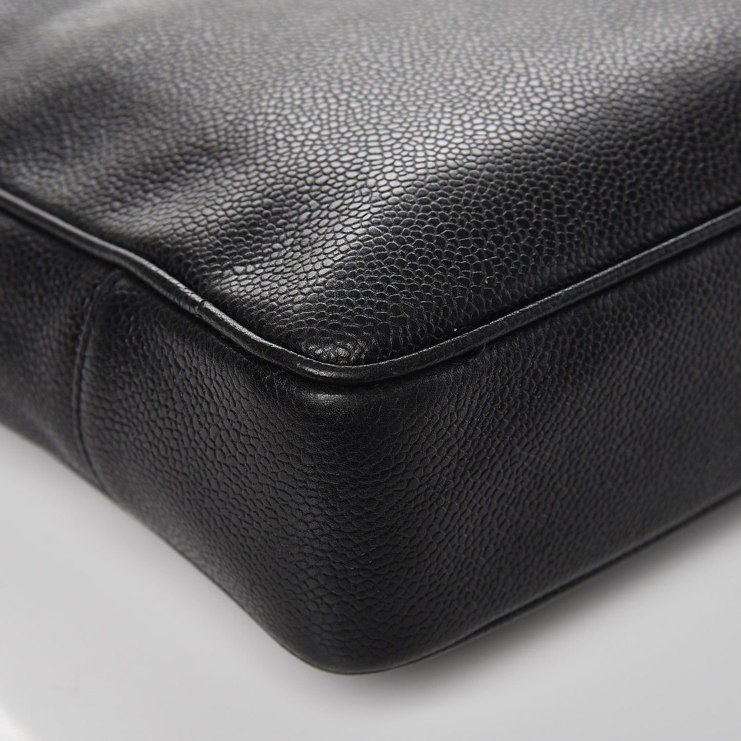 Caviar CC Shoulder Bag Black