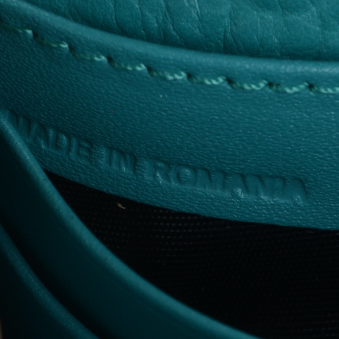 Signature Grain Small Madison Chain Clutch Aqua