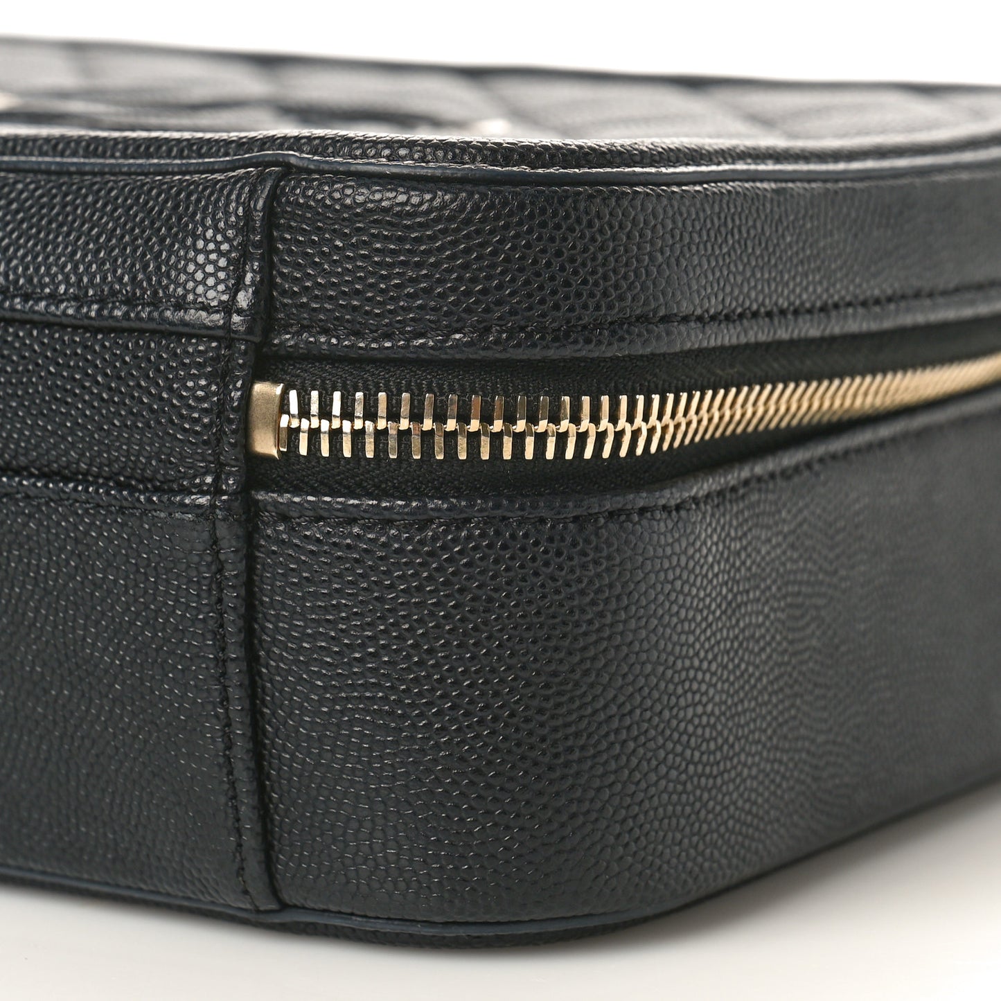 Caviar Quilted Medium CC Filigree Vanity Case Black