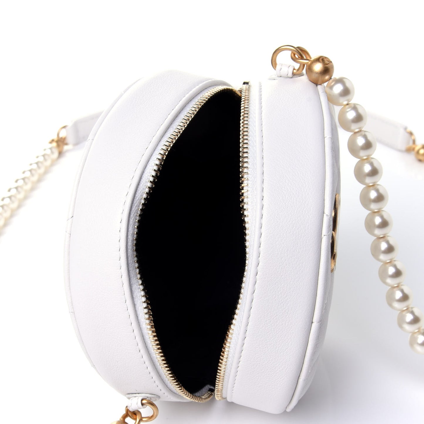 Calfskin Quilted Pearl Round Clutch With Chain White