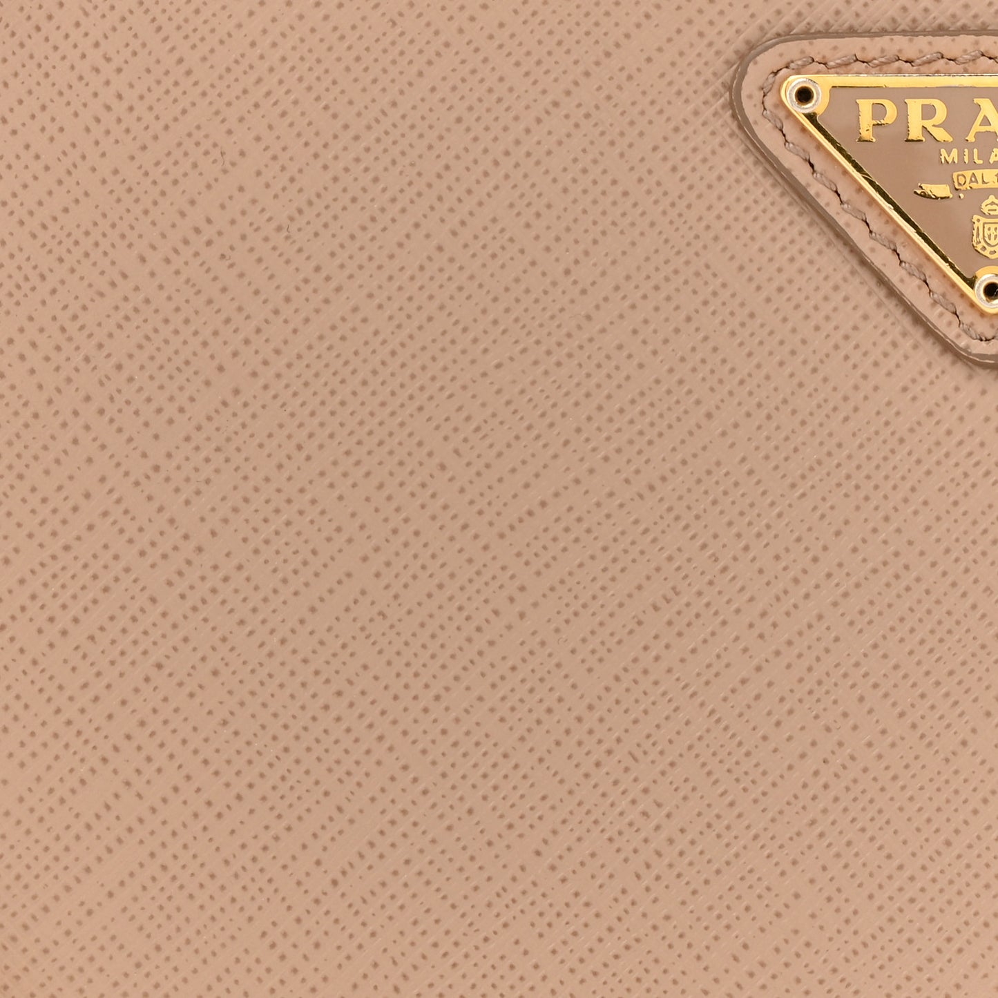 Saffiano Lux Re-Edition 2005 Shoulder Bag Cammeo