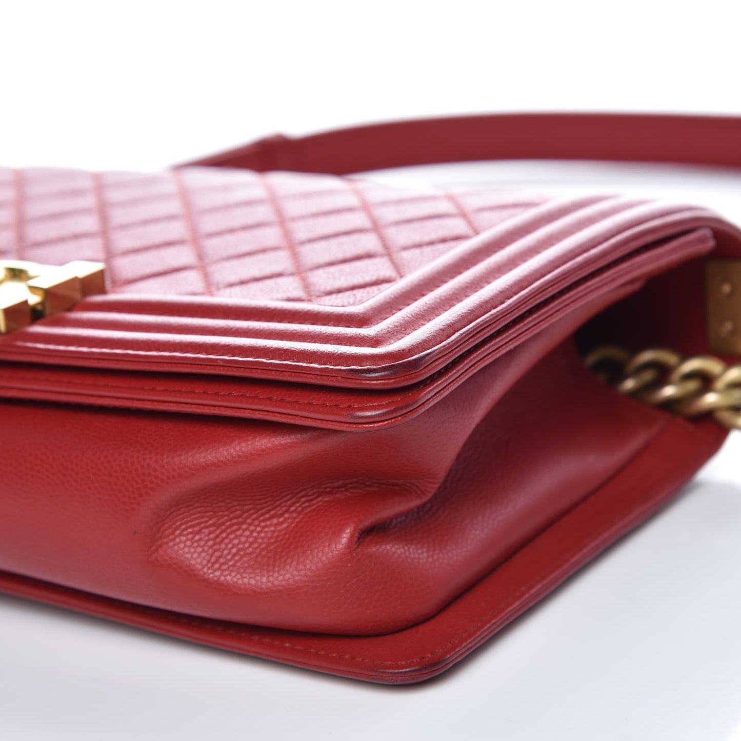 Caviar Quilted Medium Boy Flap Red