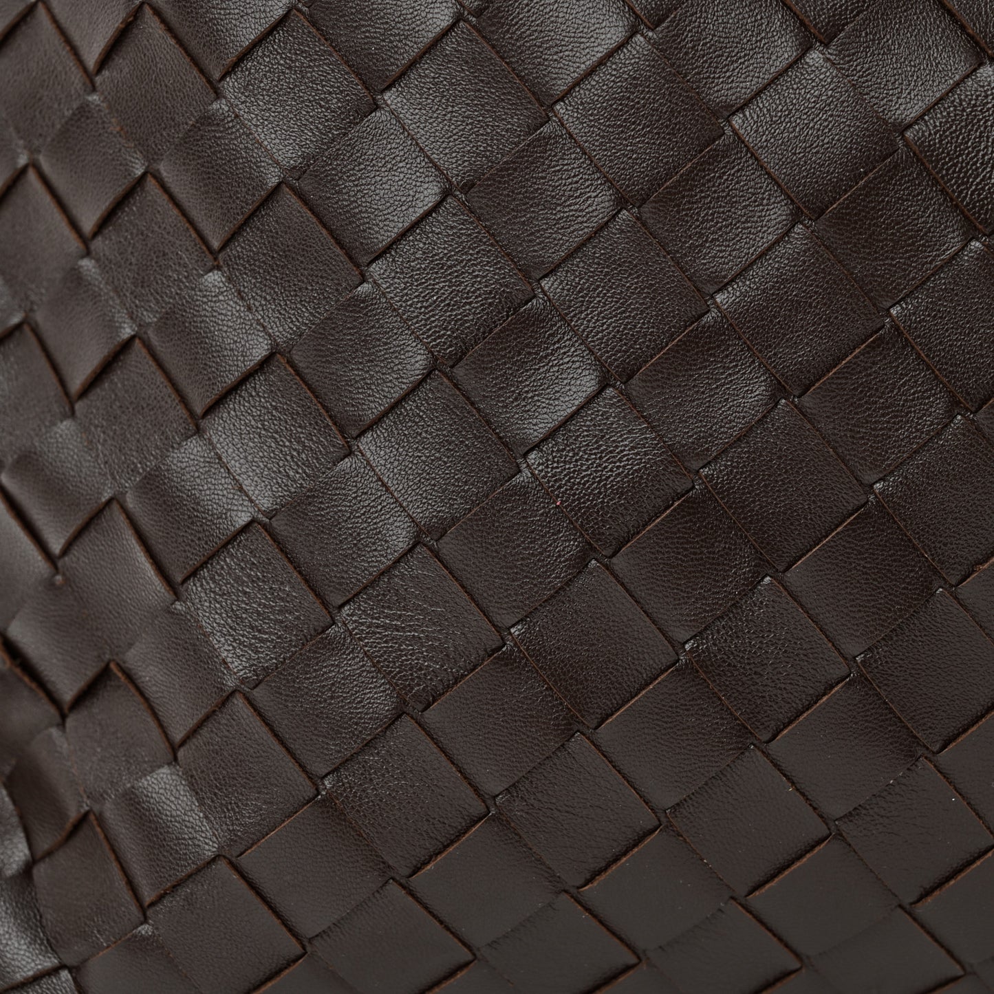 Calfskin Intrecciato Small Hop Fondant