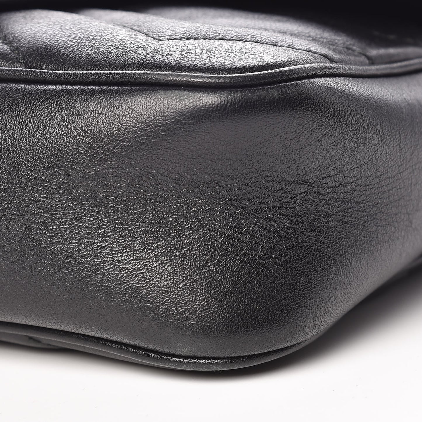 Calfskin Matelasse Super Mini GG Marmont Shoulder Bag Black