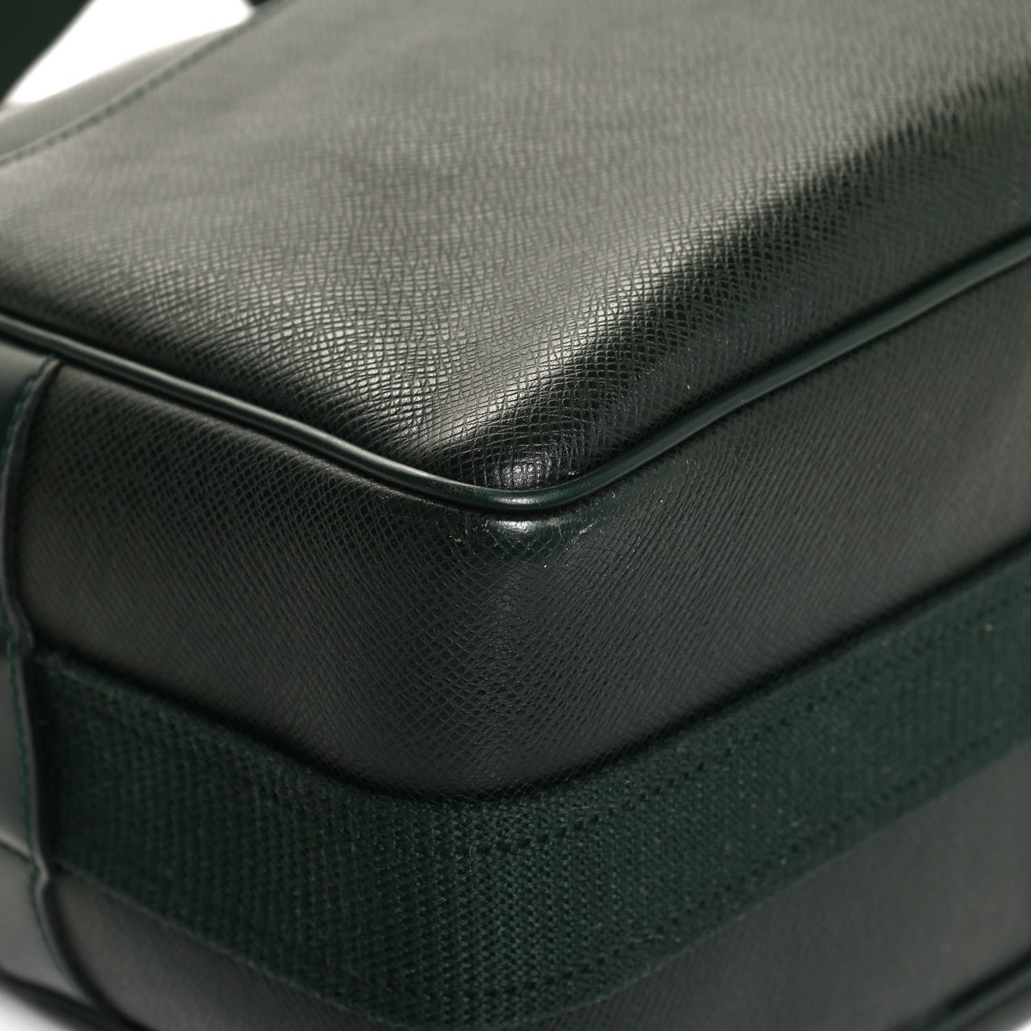 Louis Vuitton Taiga Reporter Messenger Epicea 10 of 11