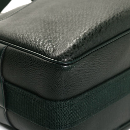 Louis Vuitton Taiga Reporter Messenger Epicea 10 of 11