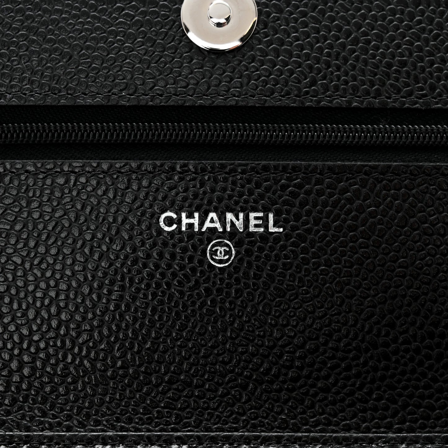 Caviar Quilted Wallet on Chain WOC Black