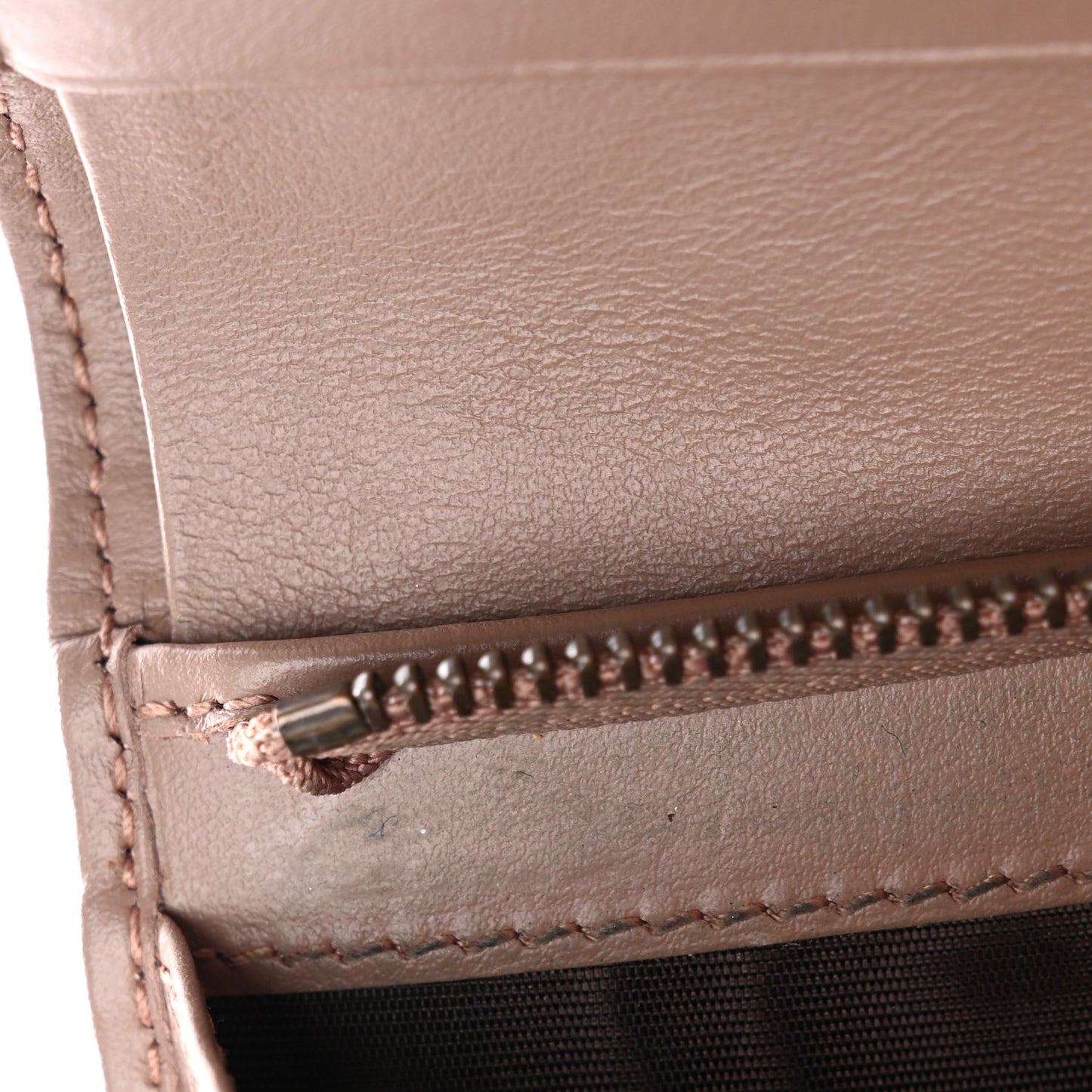 Calfskin Matelasse GG Marmont Card Case Wallet Porcelain Rose