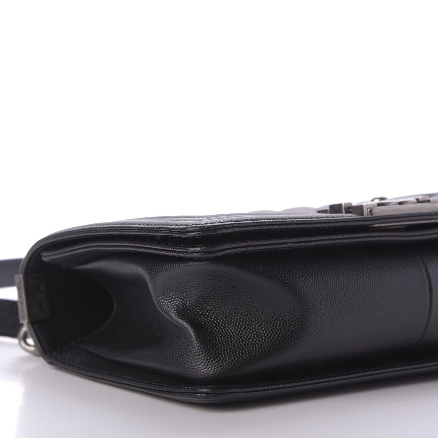 Caviar Quilted Medium Boy Flap Black
