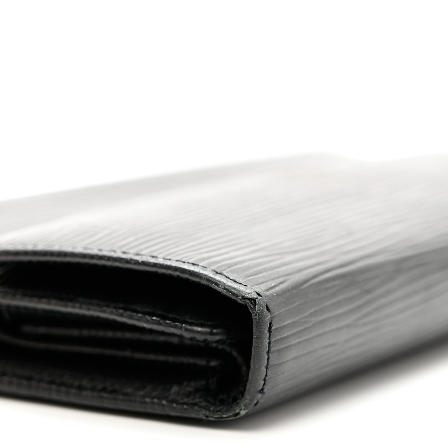 Epi Porte Tresor International Wallet Black