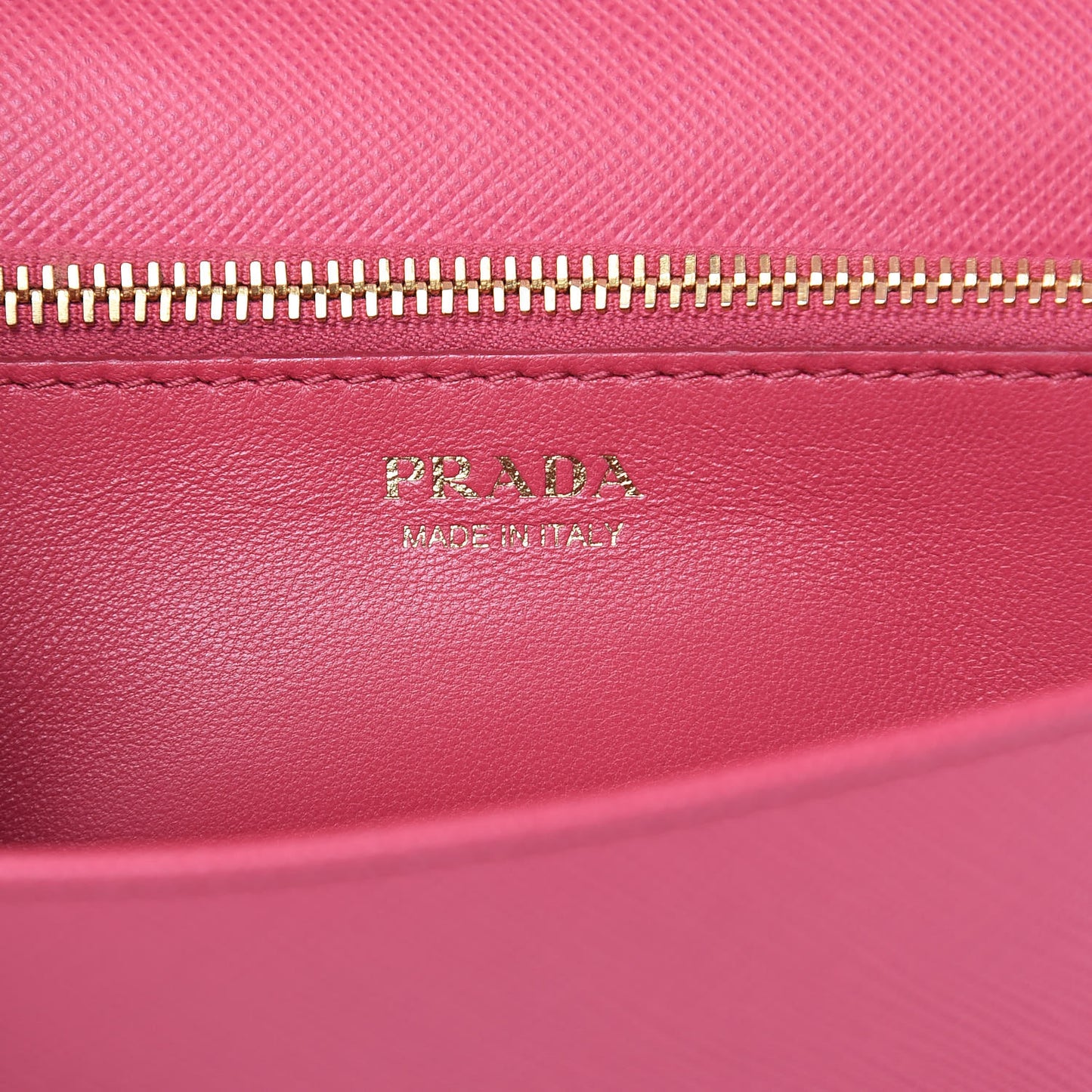 Saffiano Lux Chain Wallet Peonia