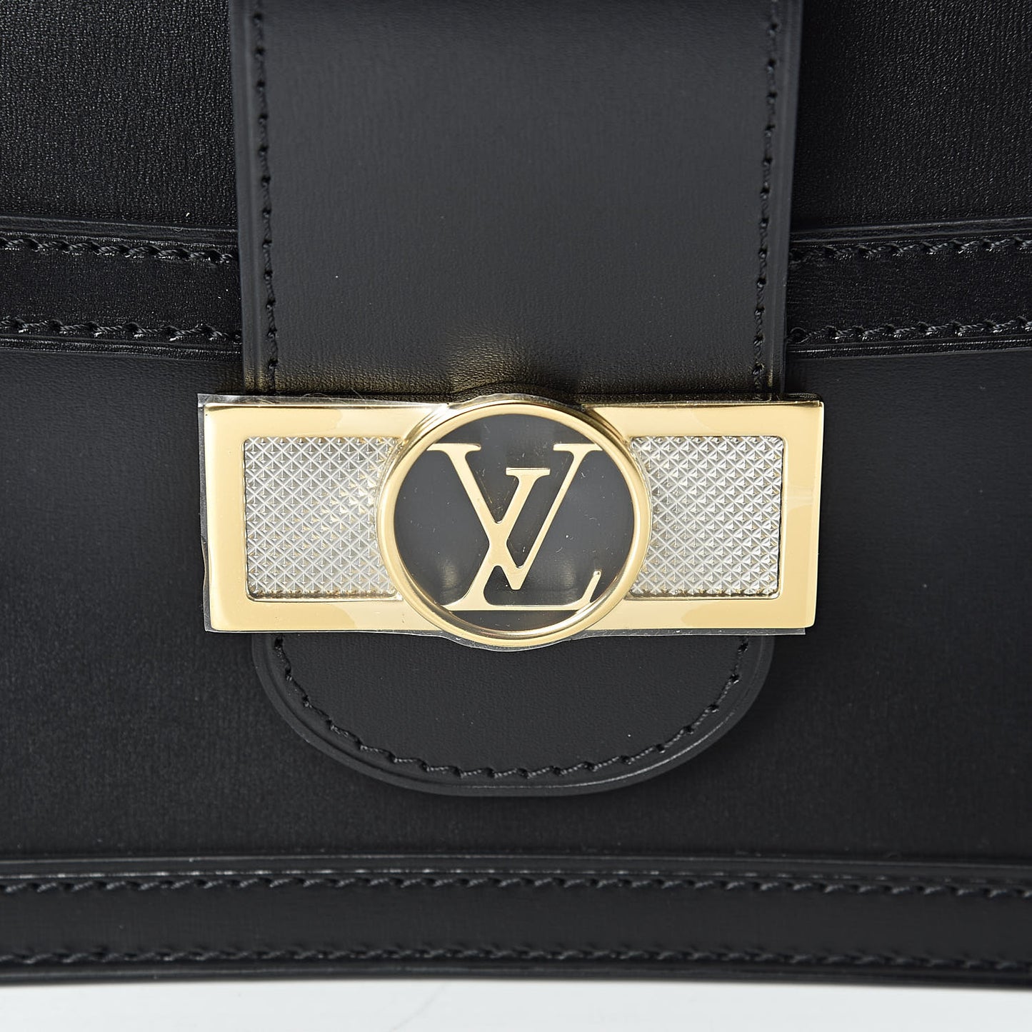 Smooth Calfskin Dauphine MM Black