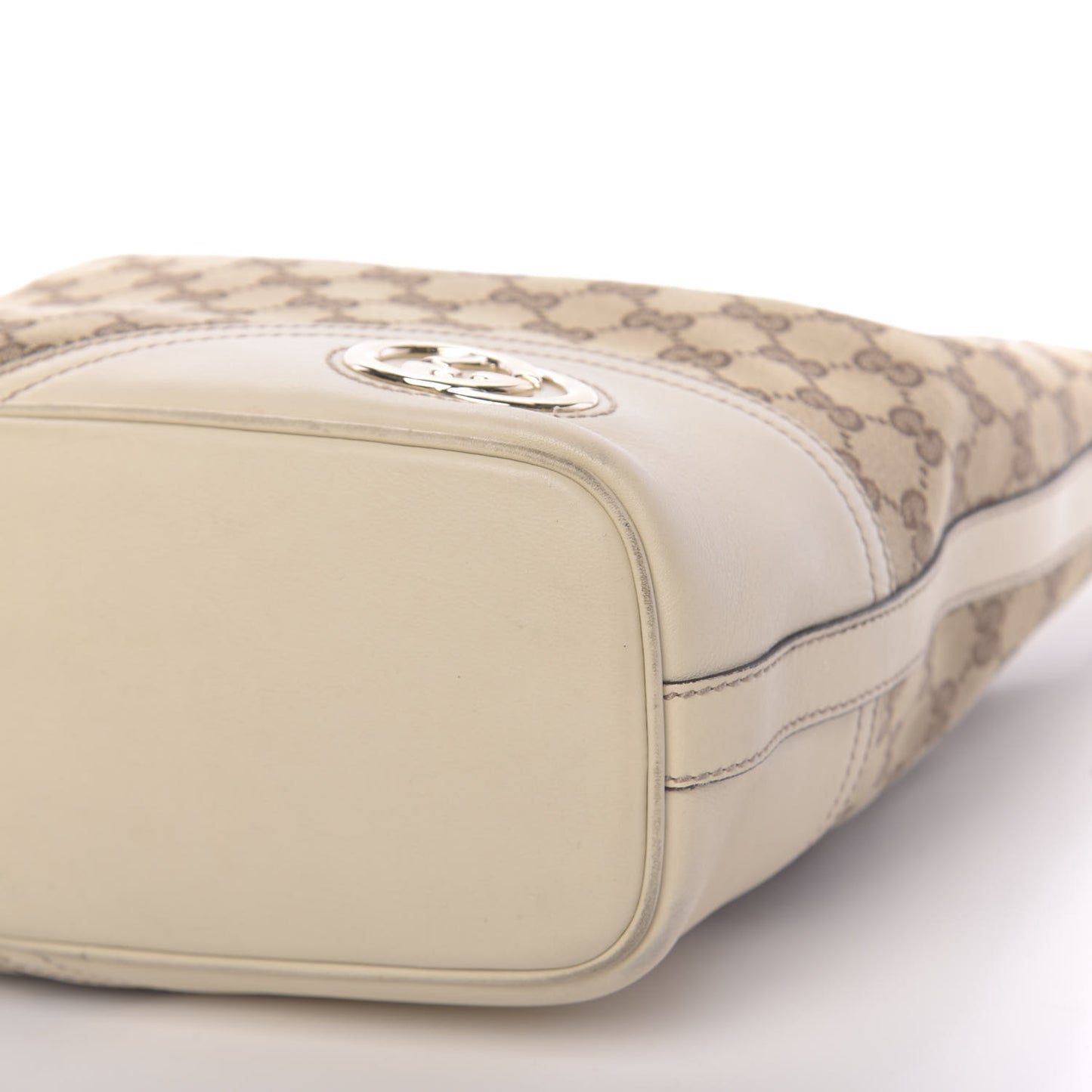 Monogram Medium New Britt Hobo Off White