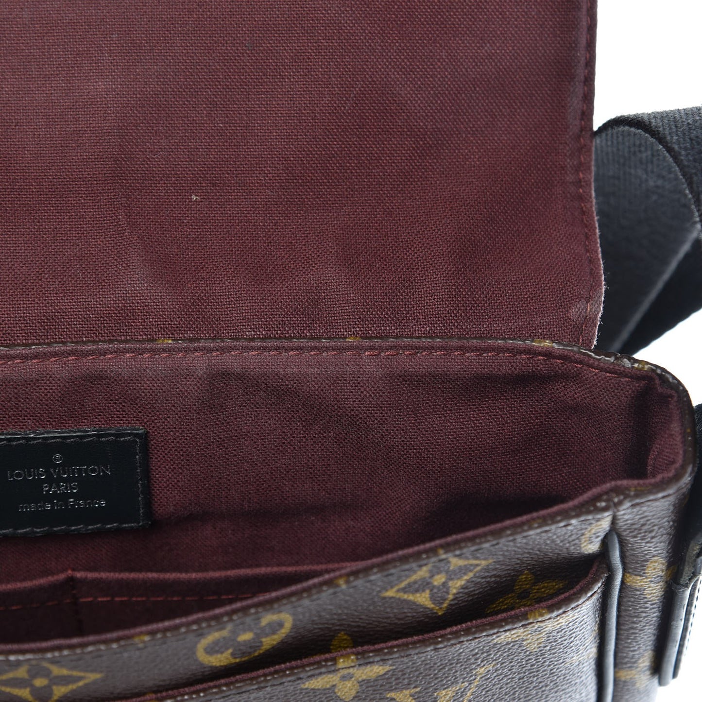 Monogram Macassar District PM