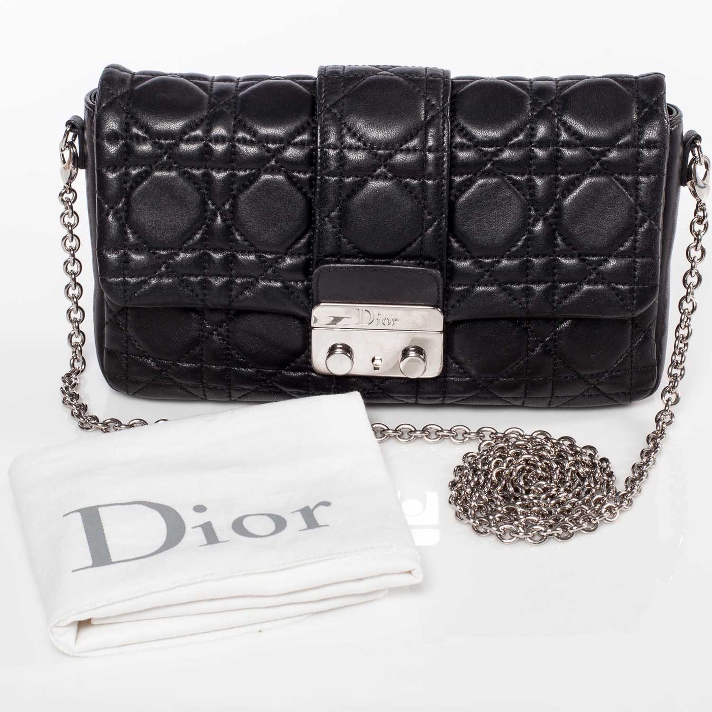 Lambskin Cannage New Lock Pouch Black