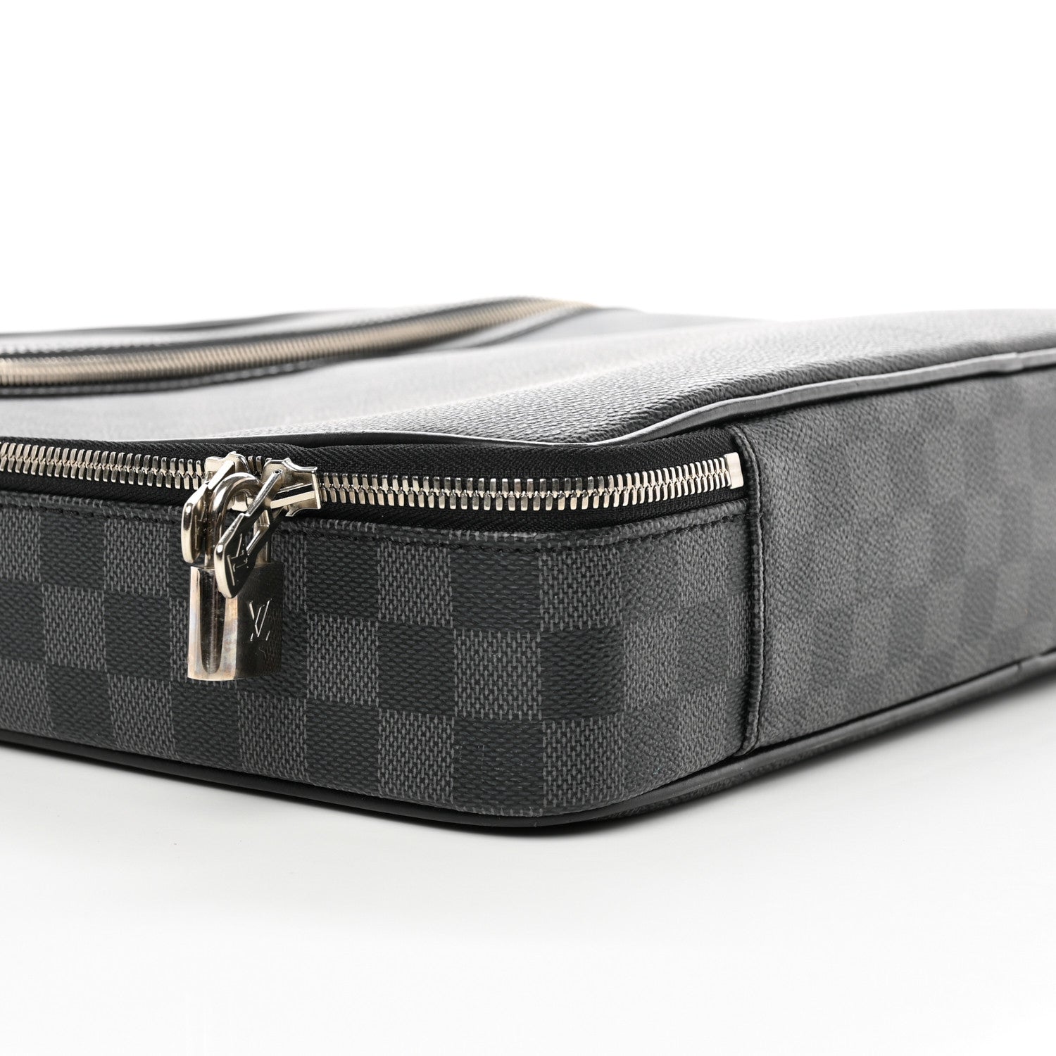Louis Vuitton Damier Graphite Steeve 7 of 15
