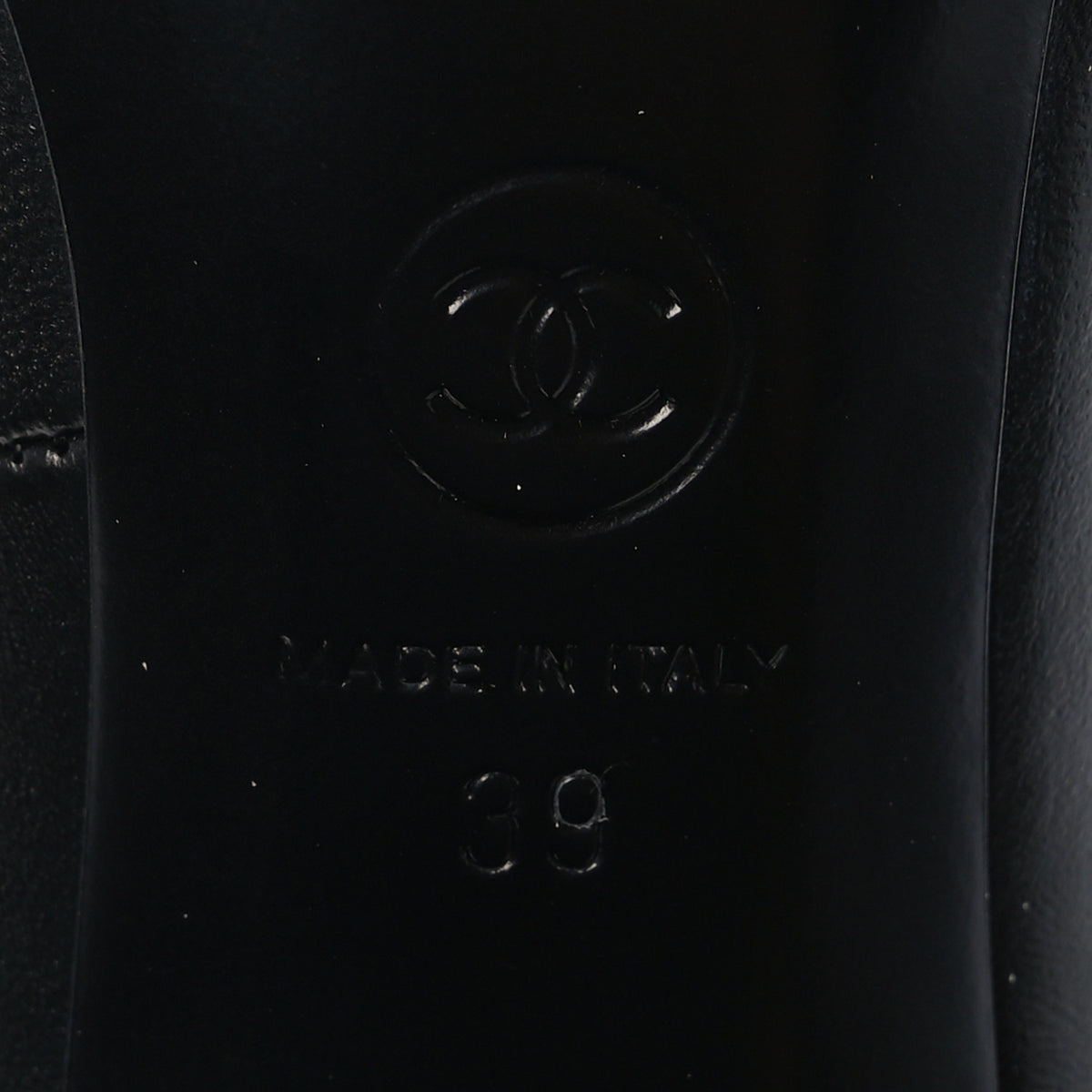 Lambskin Turnlock CC Pumps 39 Black Ivory