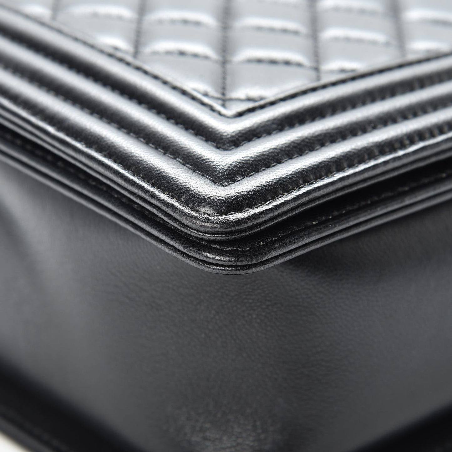 Lambskin Quilted New Medium Boy Flap Black