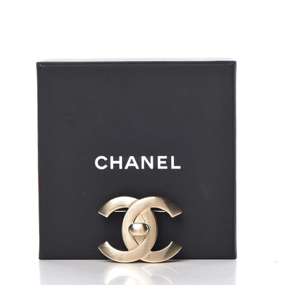 Chanel CC Turnlock Brooch Gold 5 of 5