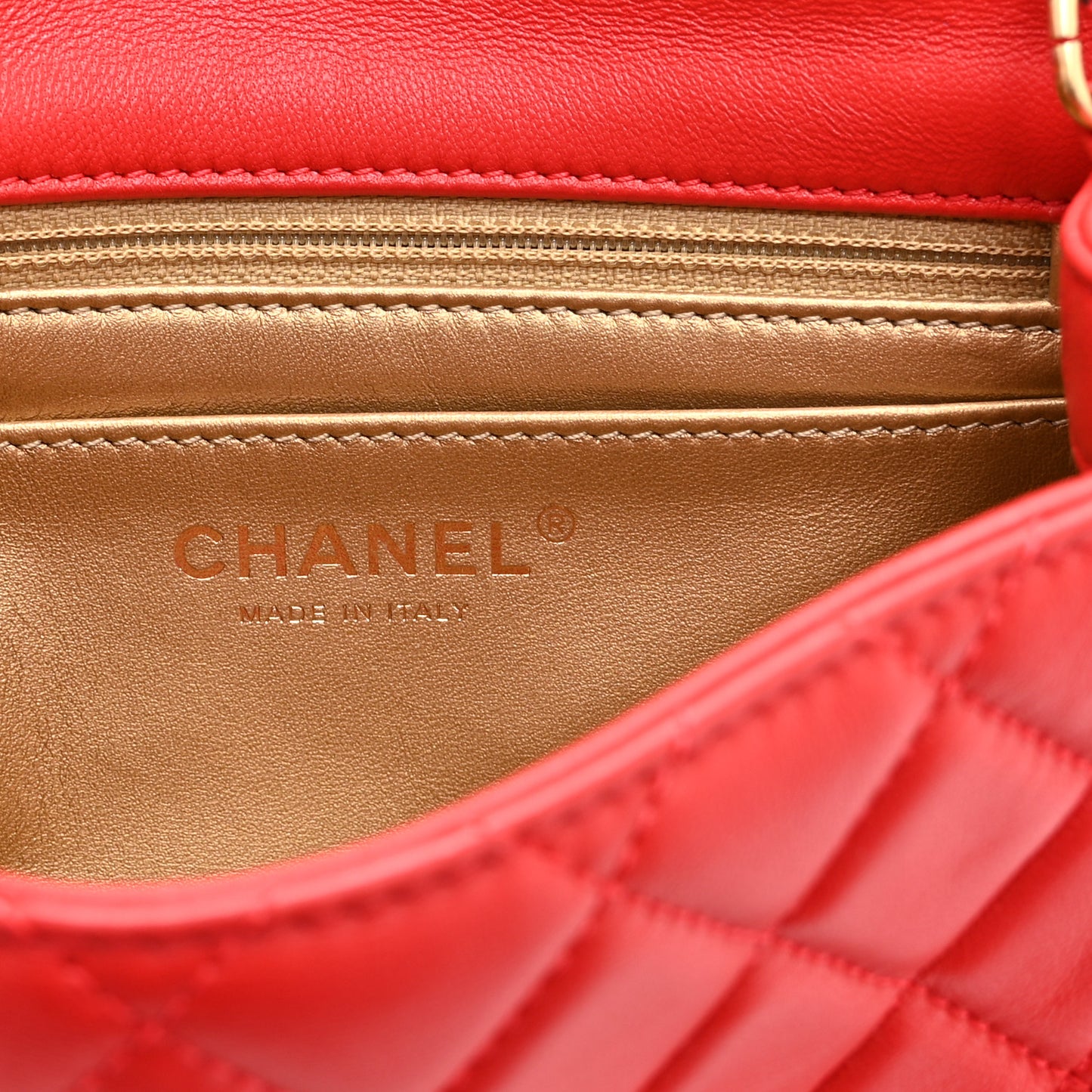 Lambskin Quilted Mini Pearl Crush Flap Red
