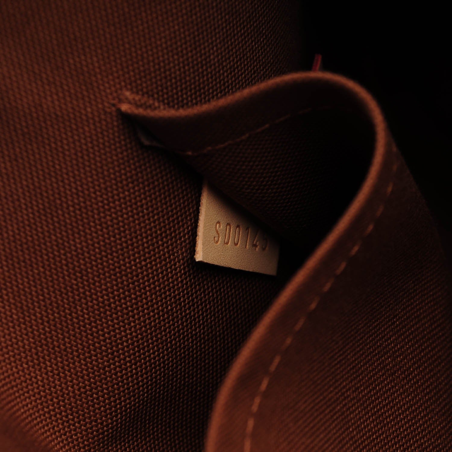 Louis Vuitton Monogram Alma MM 8 of 8