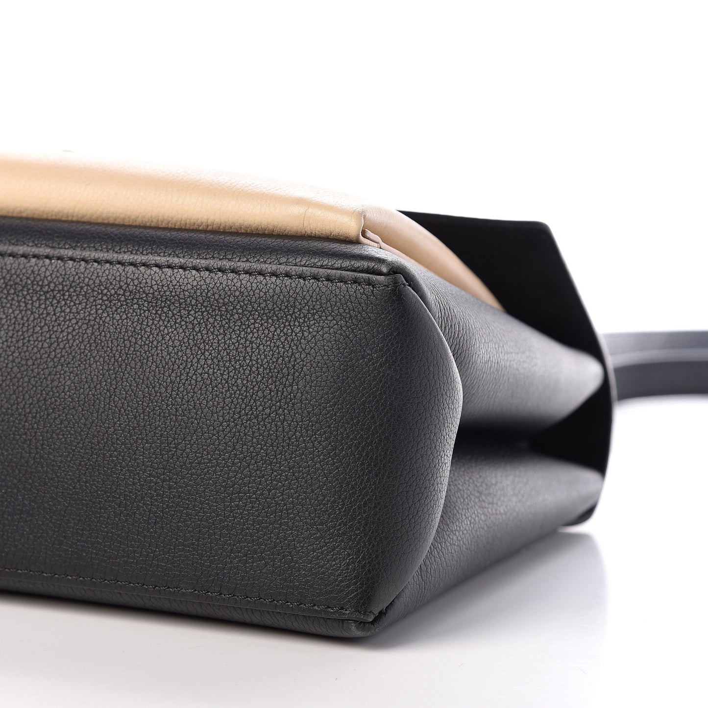 Soft Calfskin My Lockme Top Handle Vanille Black