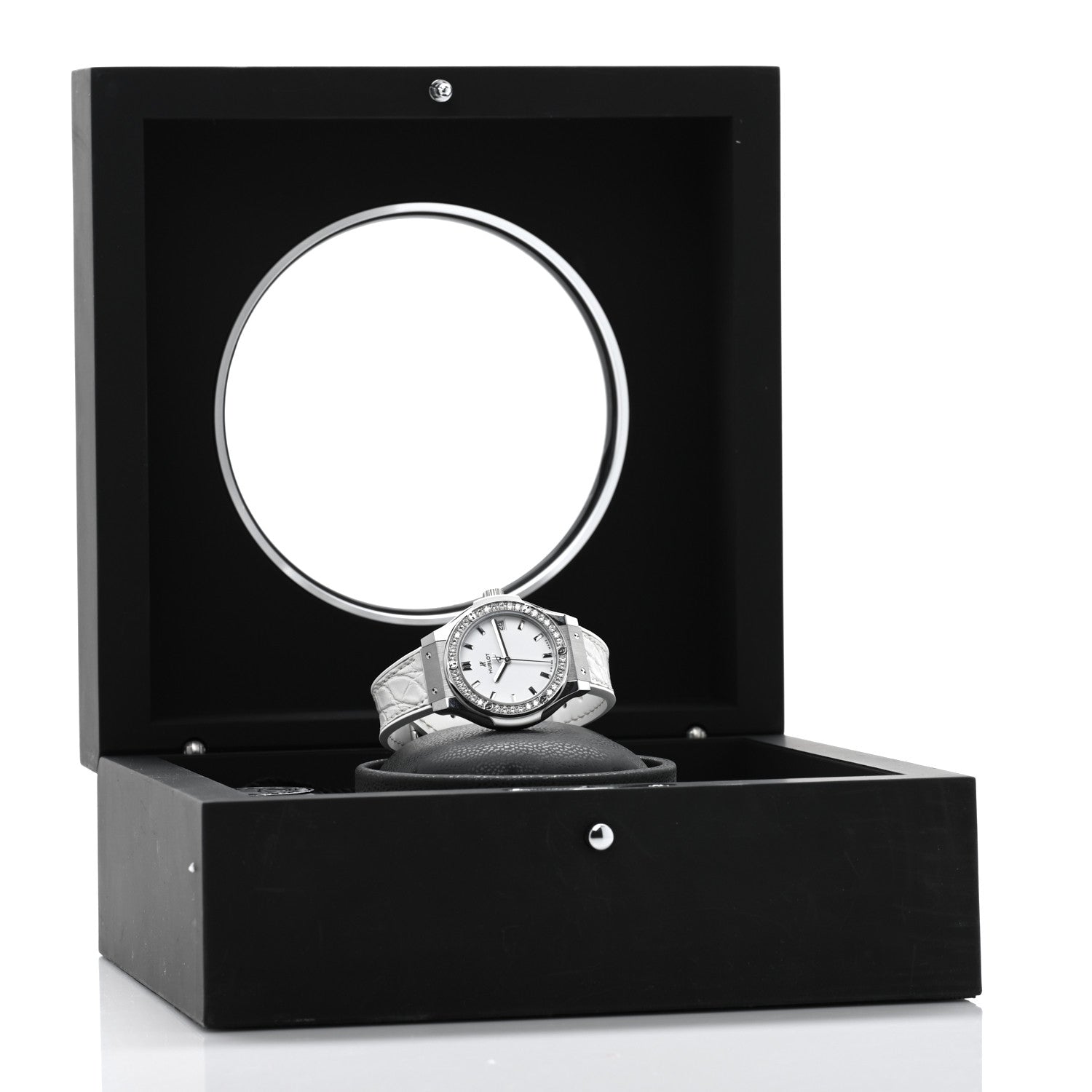 Hublot Titanium Alligator Diamond Bezel 33mm Classic Fusion Quartz Watch 581.NE.2010.LR 5 of 5
