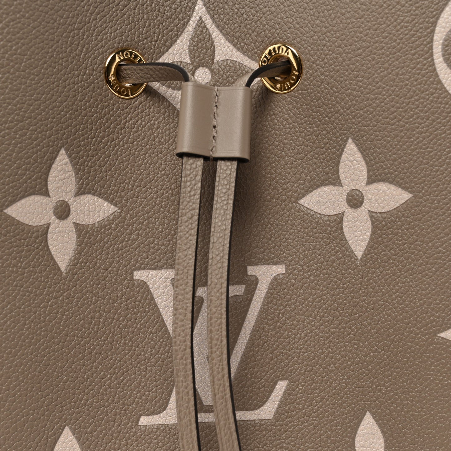 Empreinte Monogram Giant Neonoe MM Tourterelle Creme