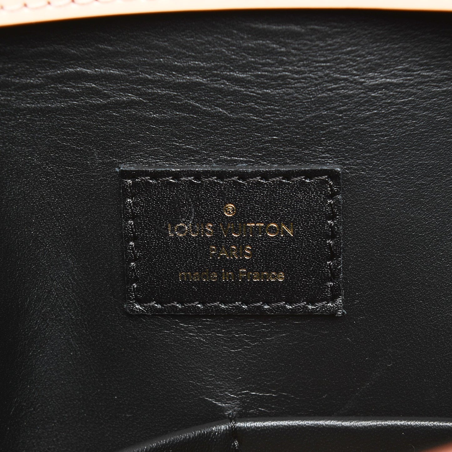 Glazed Calfskin Sac Triangle PM Saumon