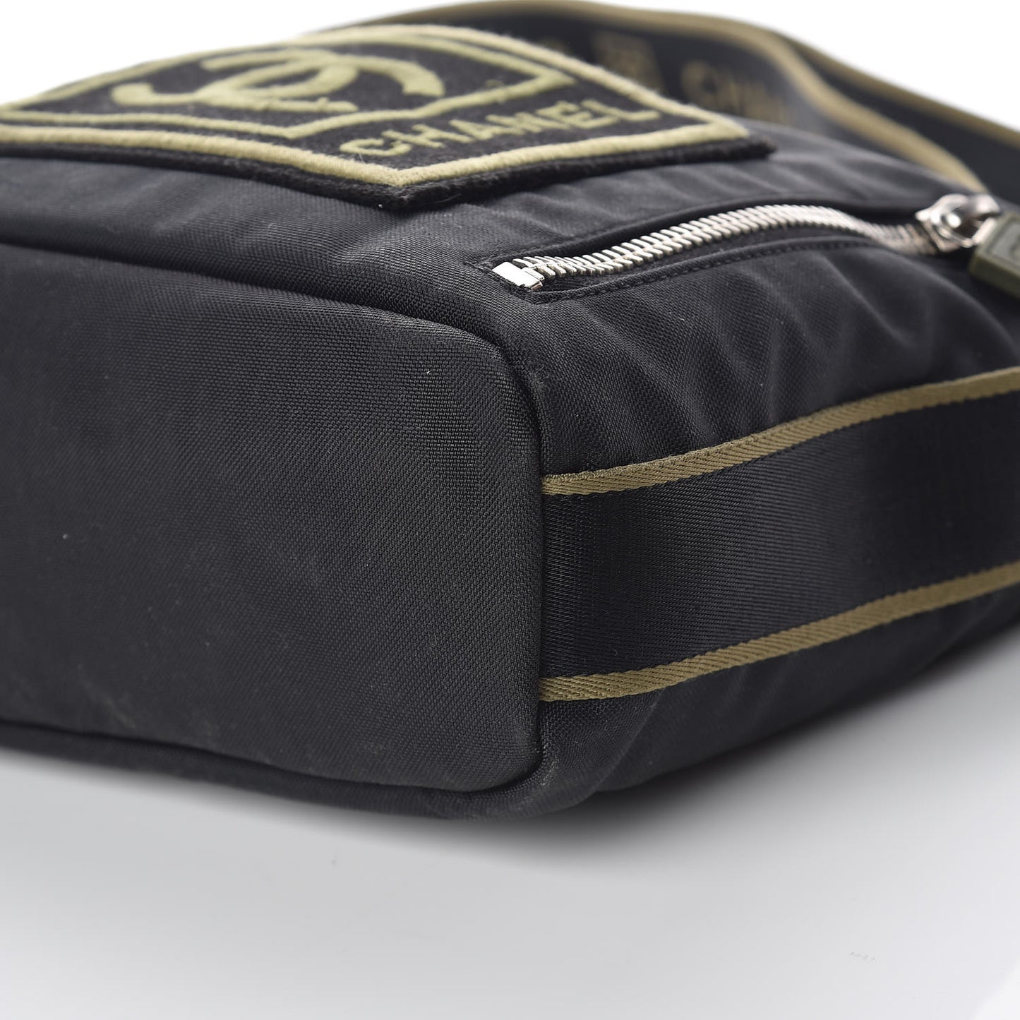 Nylon Sport CC Messenger Black