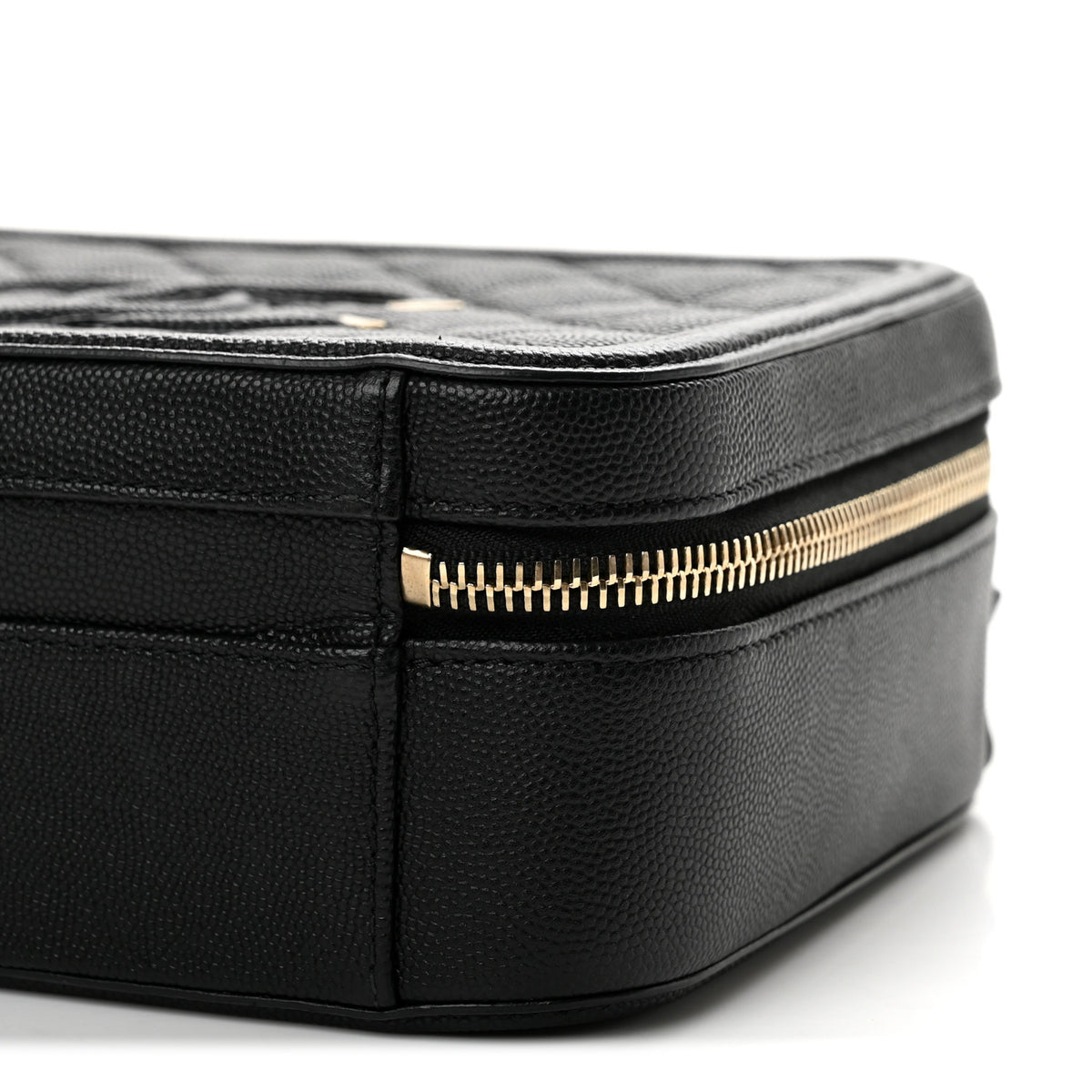 Caviar Quilted Medium CC Filigree Vanity Case Black