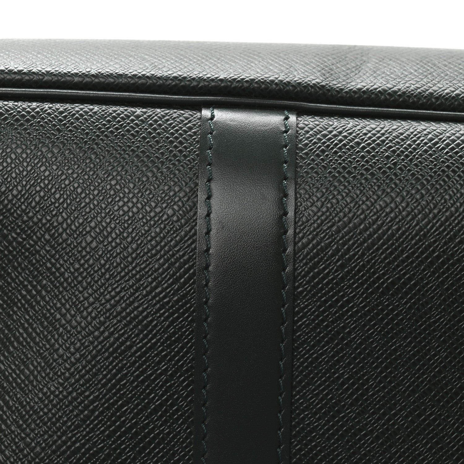 Louis Vuitton Taiga Helanga 1 Poche Epicea 13 of 13
