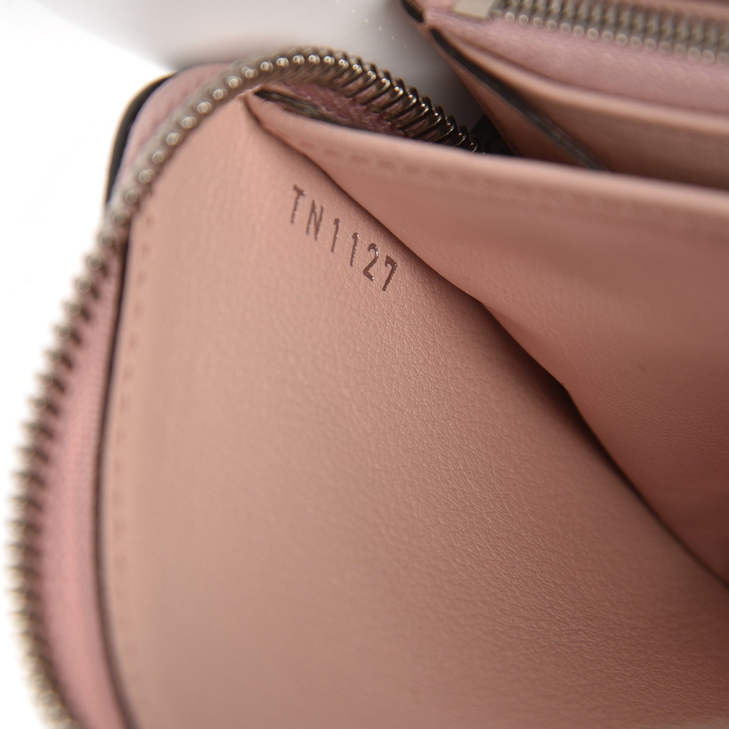 Louis Vuitton Mahina Zippy Wallet Magnolia 7 of 8