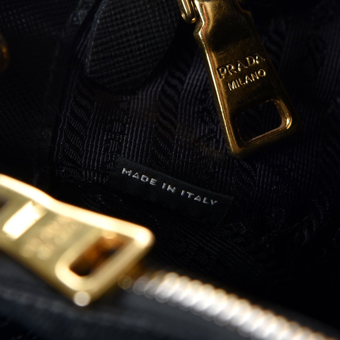 Saffiano Lux Small Tote Nero Black