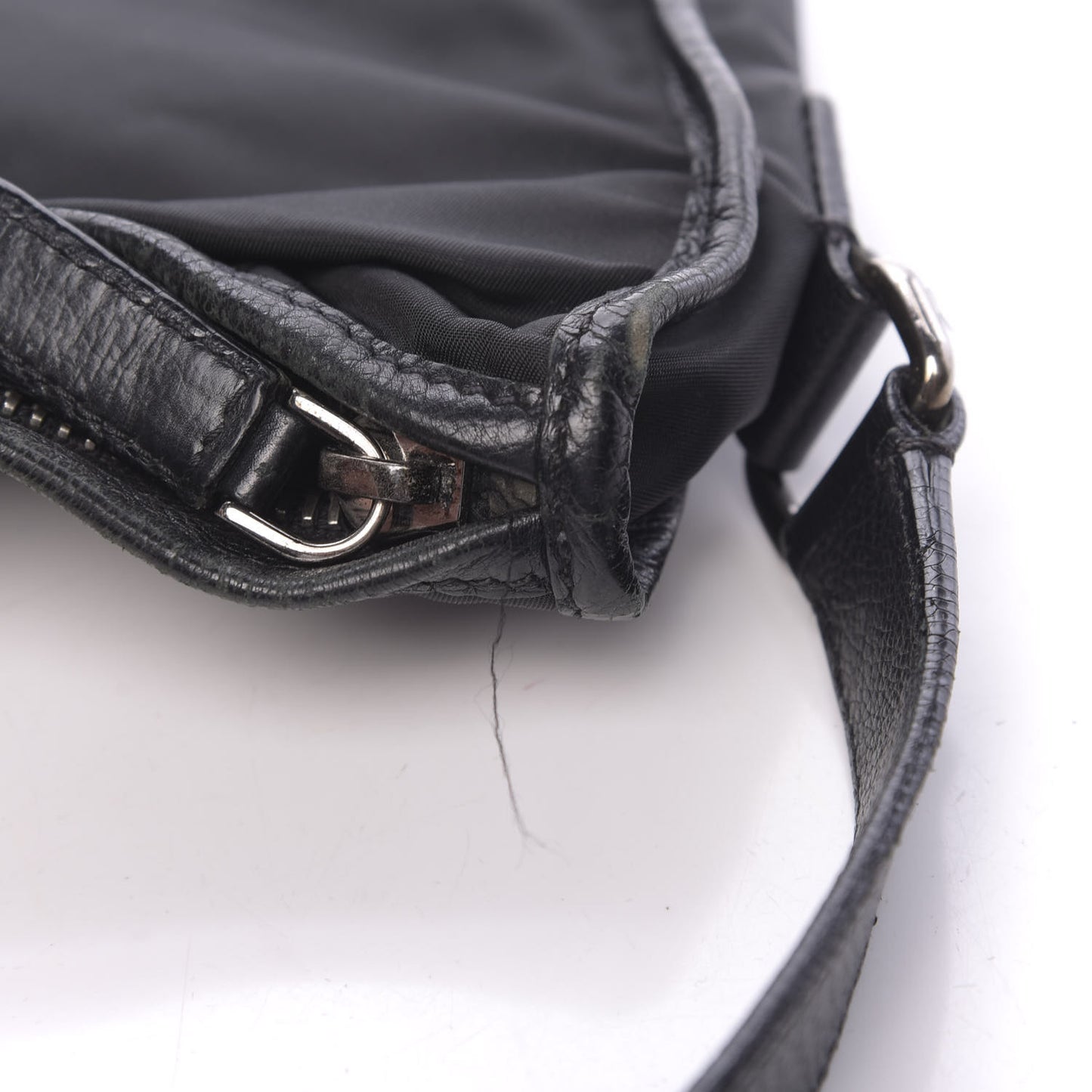 Nylon Flat Messenger Bag Black
