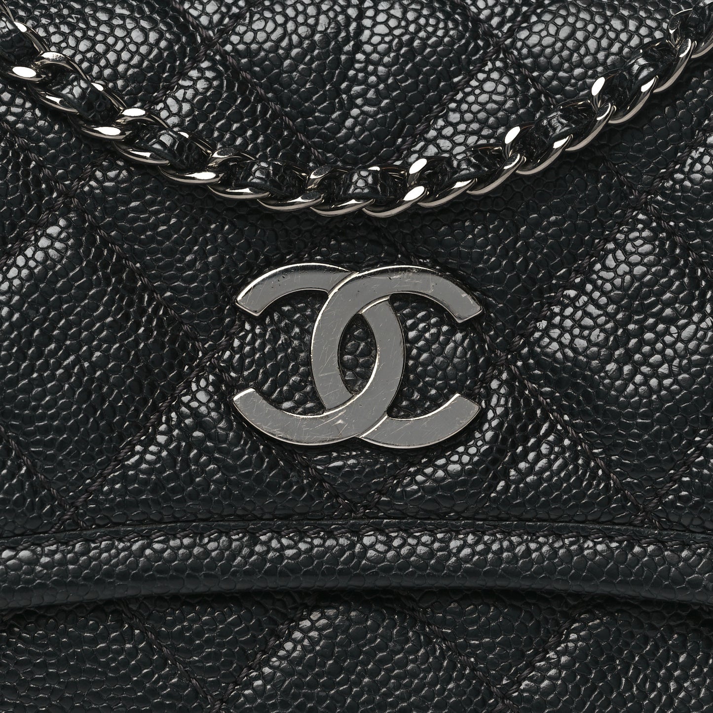 Caviar Small Natural Beauty Flap Black
