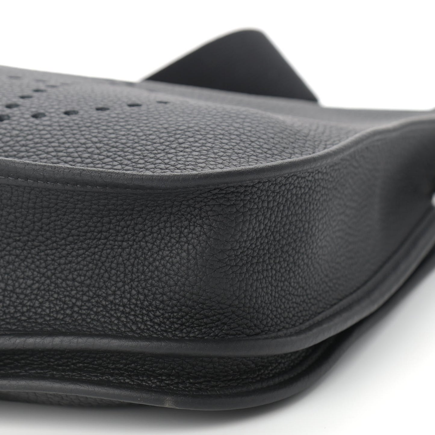 Taurillon Clemence Evelyne III PM Black