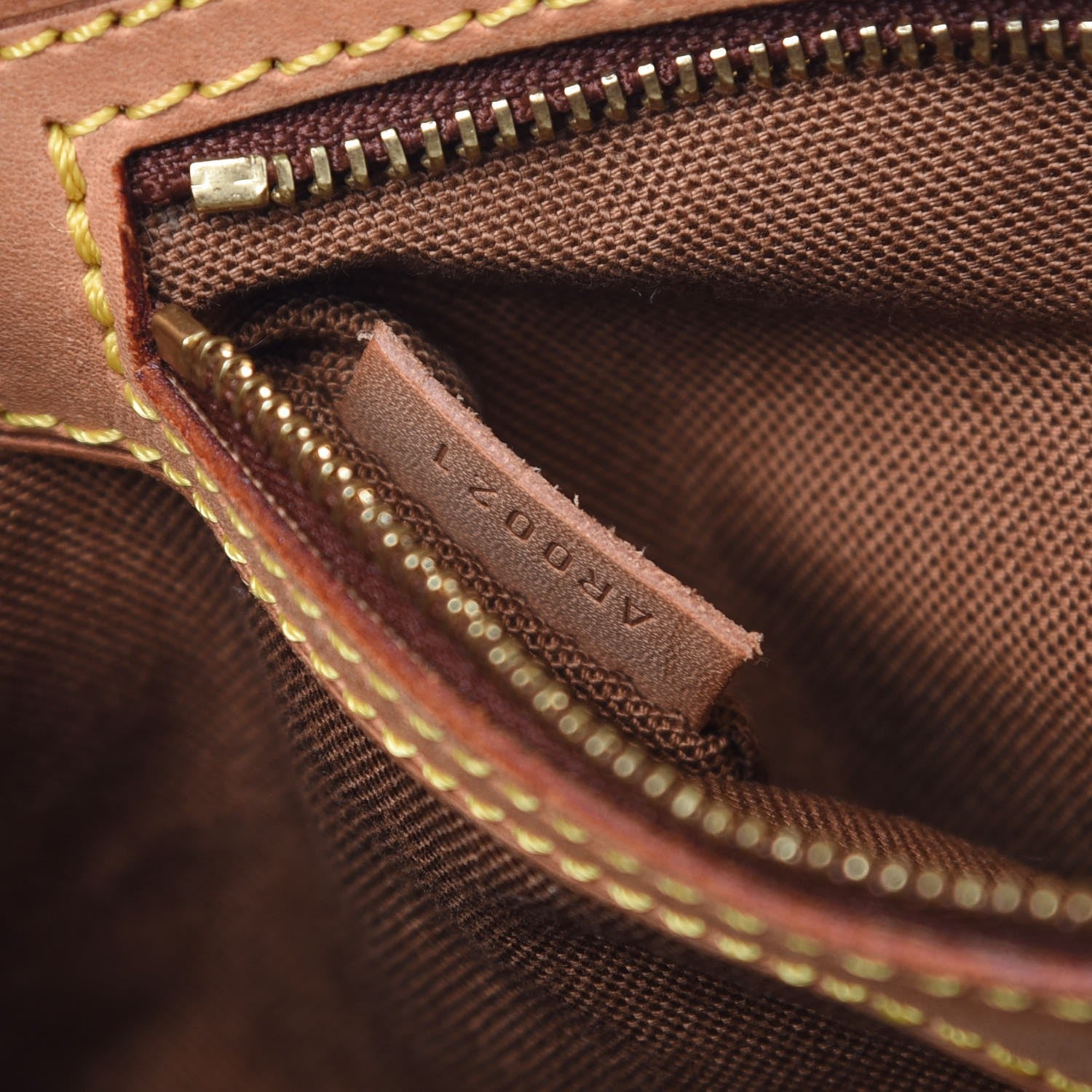 Louis Vuitton Monogram Trotteur 6 of 13