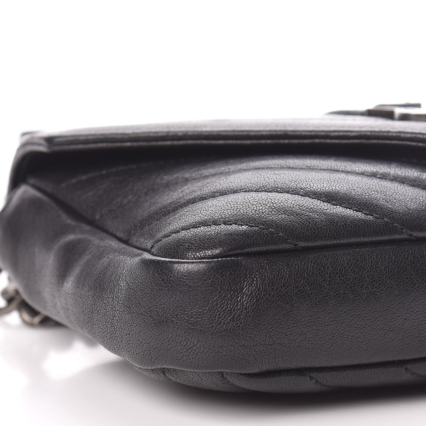 Sheepskin Matelasse Chevron Monogram College Chain Wallet Black
