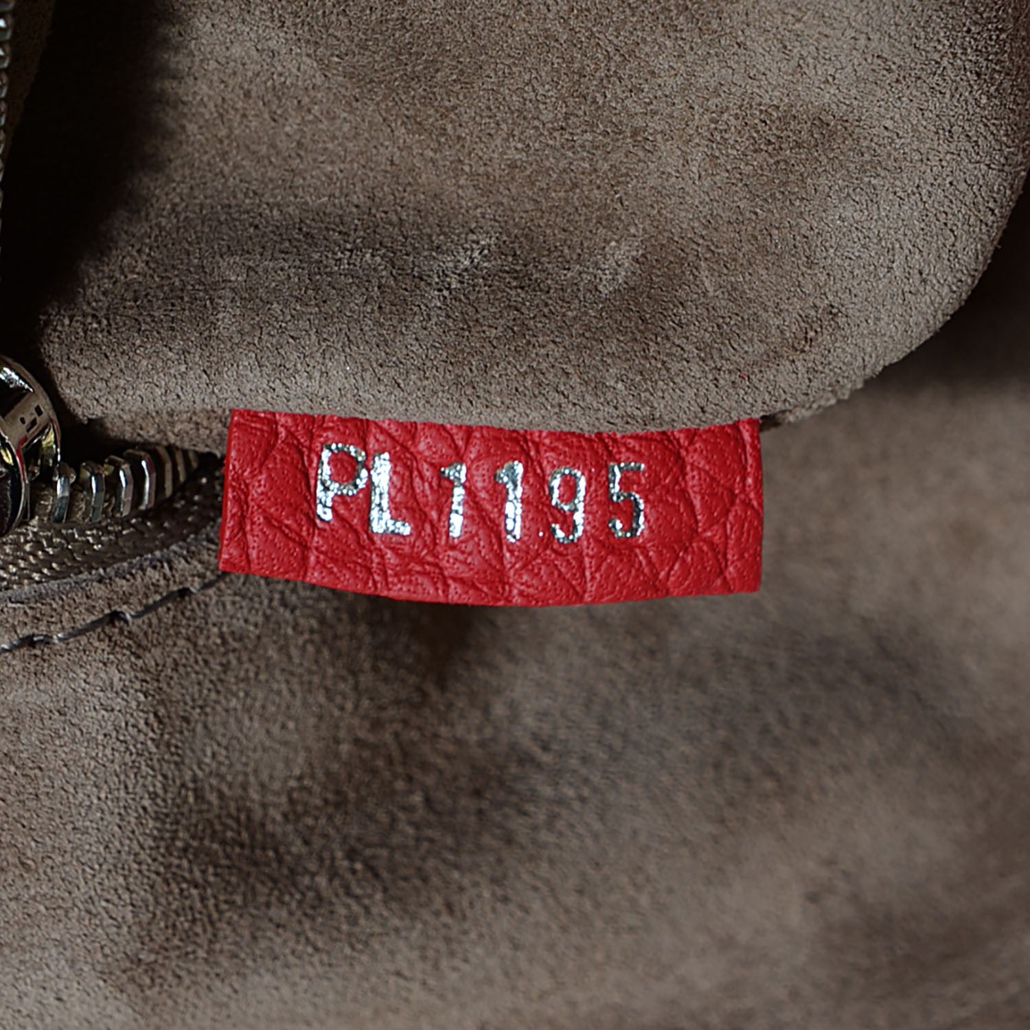 Louis Vuitton Cuir Taurillon Soft Lockit PM Rubis 7 of 7